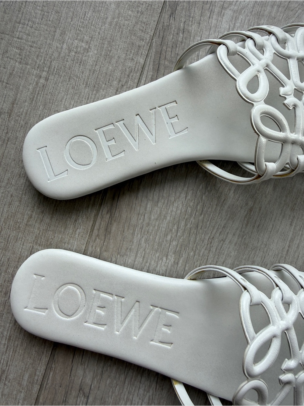 Loewe Sandals White Petal Anagram Slides Sz 39 - Picture 9 of 11